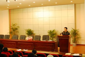 回顾•前瞻——永乐高ylg8888882009级新学期年级大会顺利举行